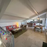 Apartment Port Duplex Plein Sud 200 M2 Et 100 M2 De Terrasse Hyères