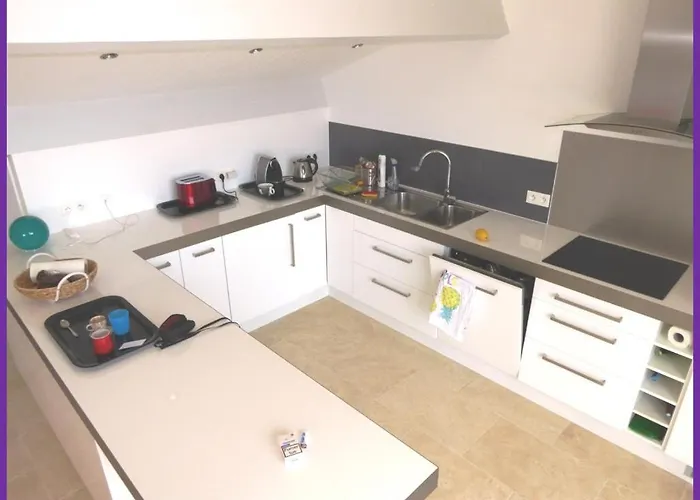 Port Duplex Plein Sud 200 M2 Et 100 M2 De Terrasse Hyeres